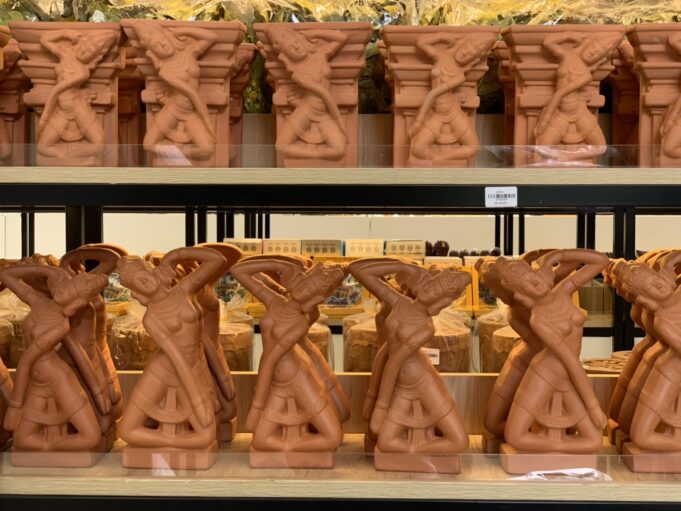 Mua gì làm quà lưu niệm khi tham quan Khu đền tháp Mỹ Sơn