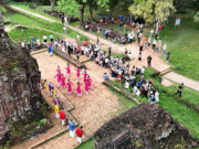 Trải nghiệm khám phá Mỹ Sơn bằng xe điện – Hành trình nhẹ nhàng giữa thung lũng di sản