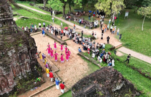 Trải nghiệm khám phá Mỹ Sơn bằng xe điện – Hành trình nhẹ nhàng giữa thung lũng di sản